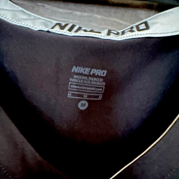 NWOT Nike dri—fit medium top - Picture 2 of 2